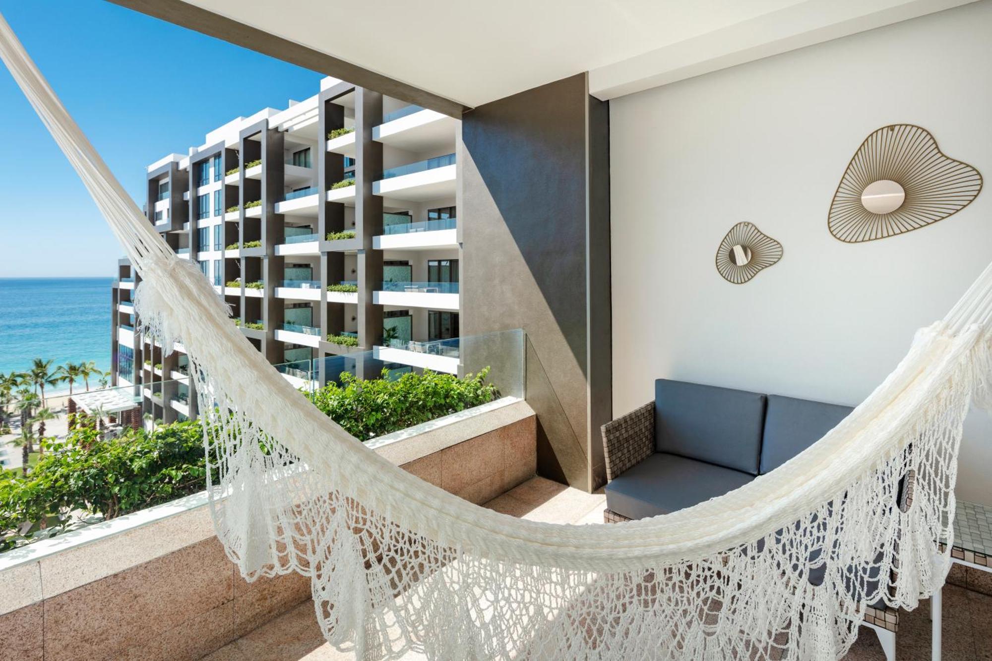 Two-Bedroom Ocean View - 2 King Beds